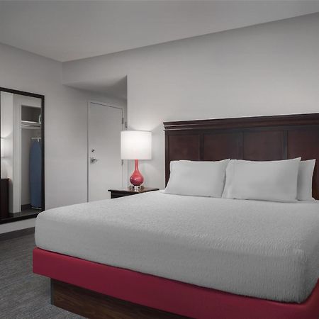 Hampton Inn & Suites Omaha-Downtown Εξωτερικό φωτογραφία
