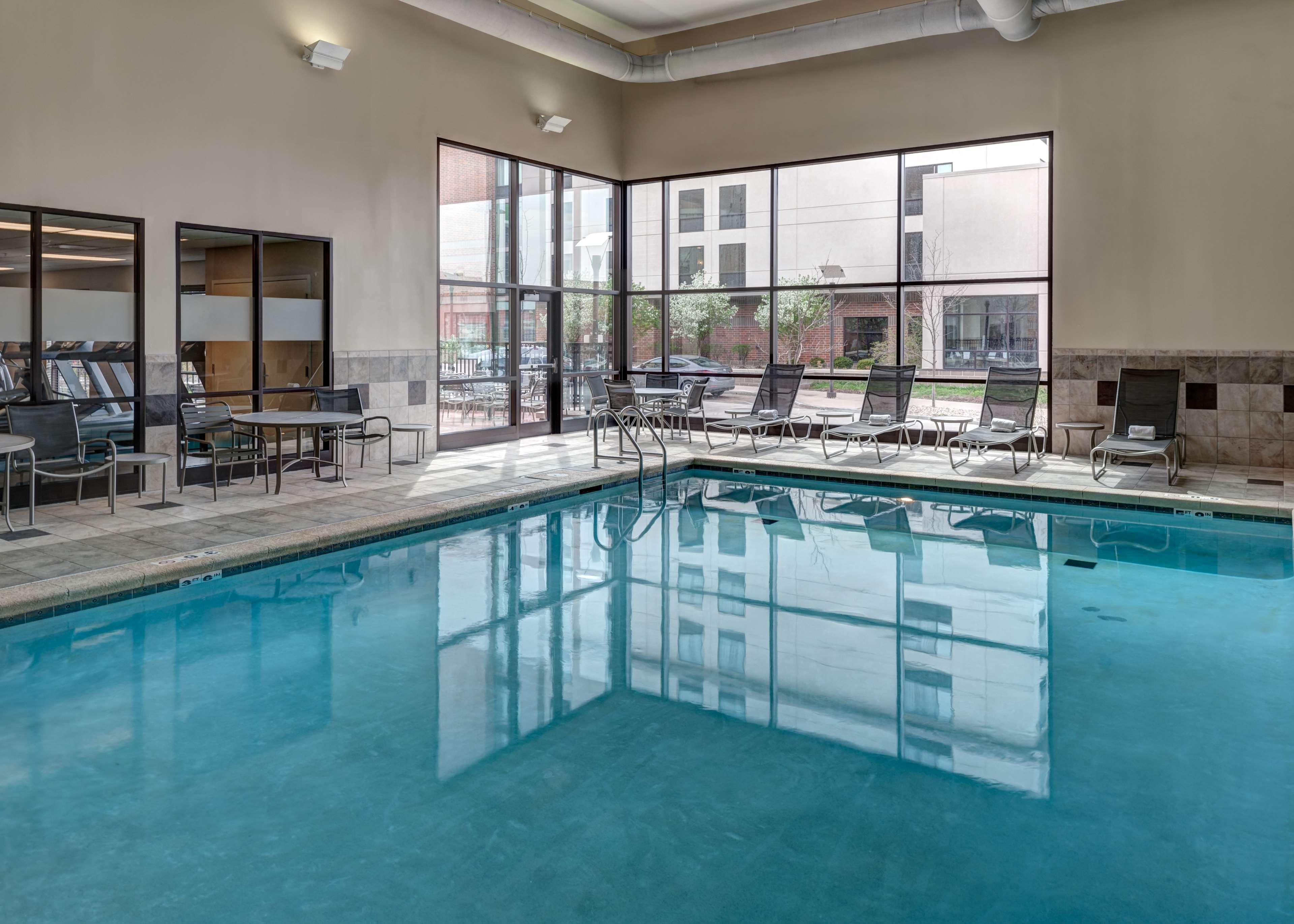 Hampton Inn & Suites Omaha-Downtown Εξωτερικό φωτογραφία