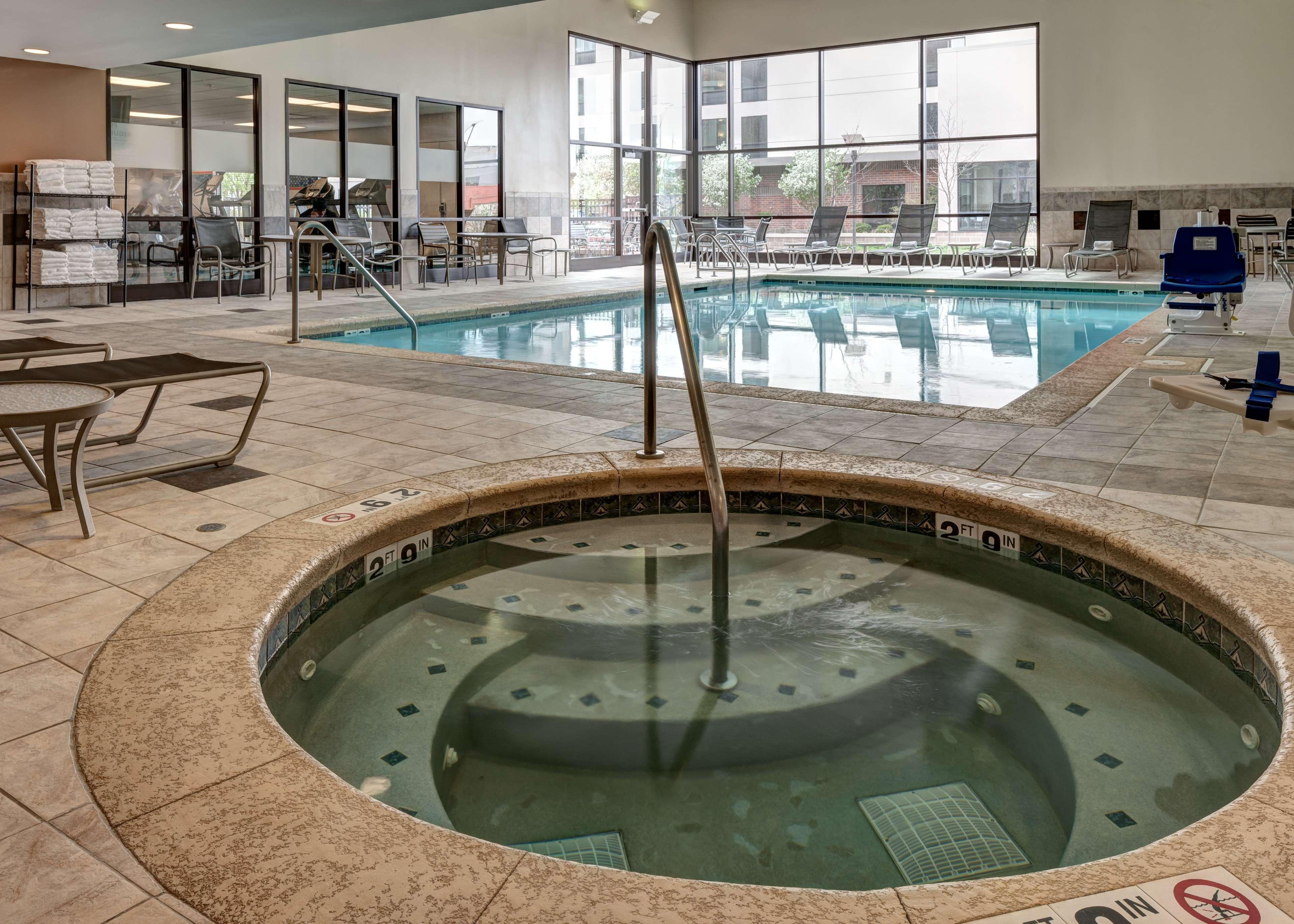 Hampton Inn & Suites Omaha-Downtown Εξωτερικό φωτογραφία