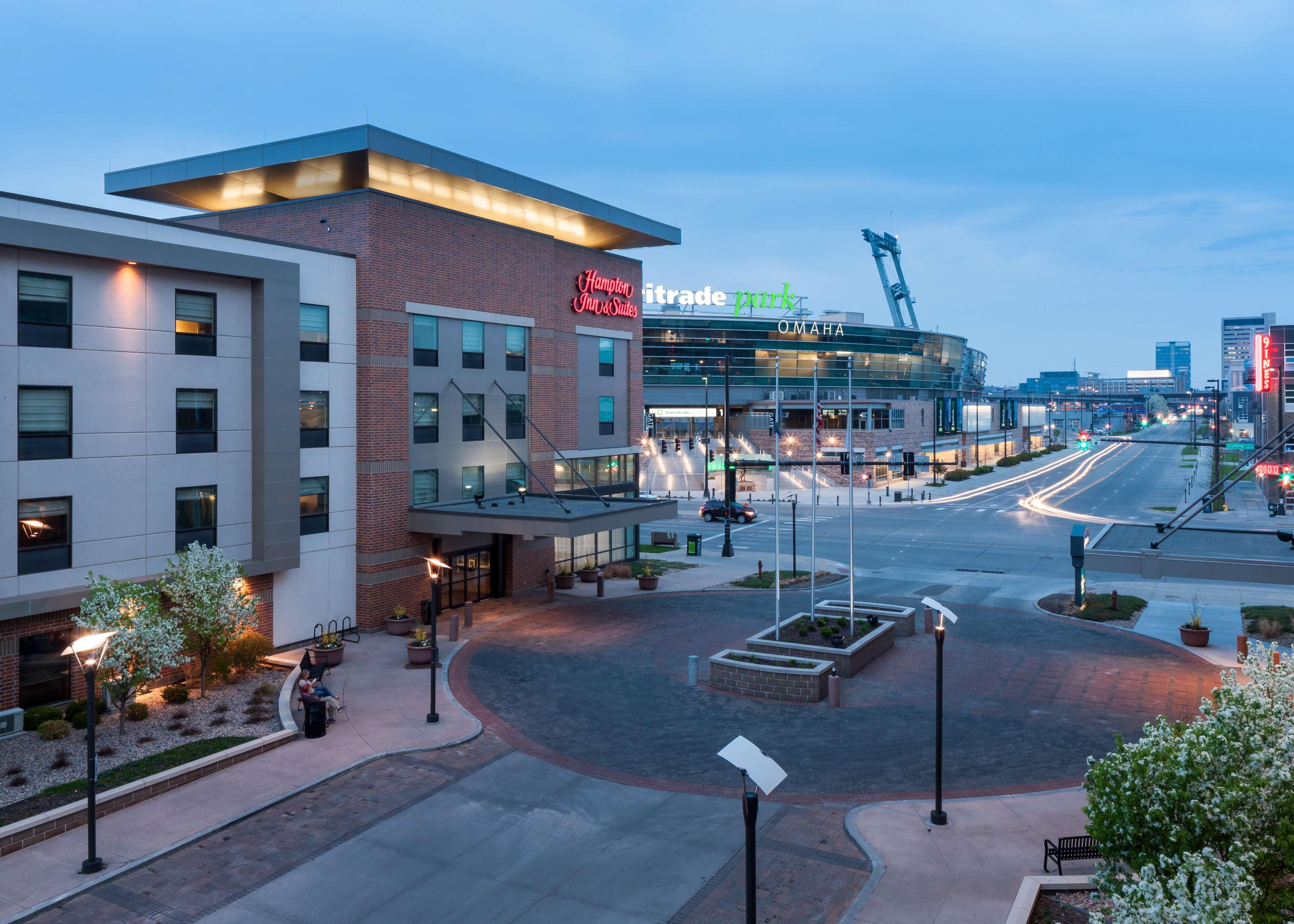 Hampton Inn & Suites Omaha-Downtown Εξωτερικό φωτογραφία