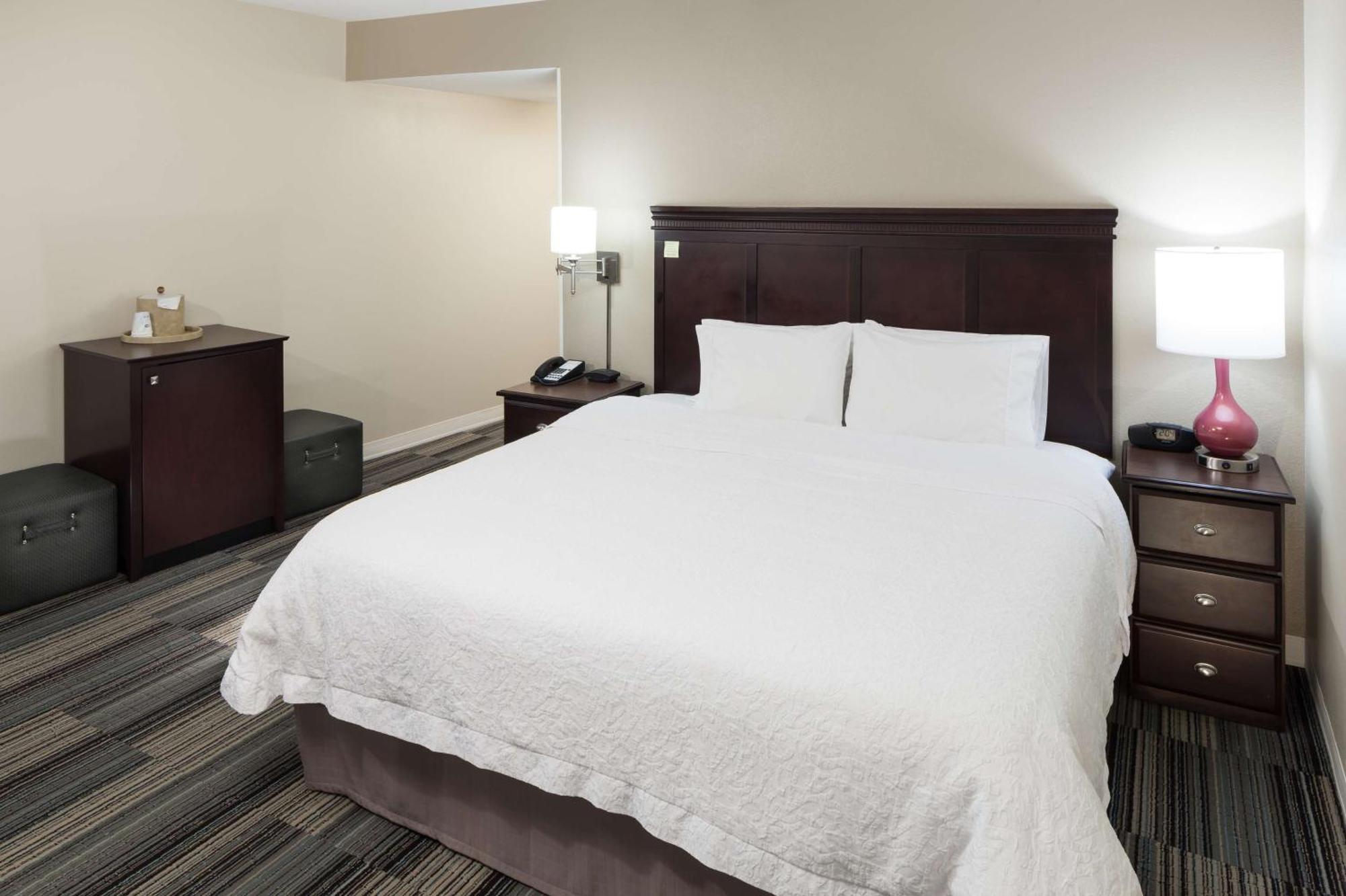 Hampton Inn & Suites Omaha-Downtown Εξωτερικό φωτογραφία