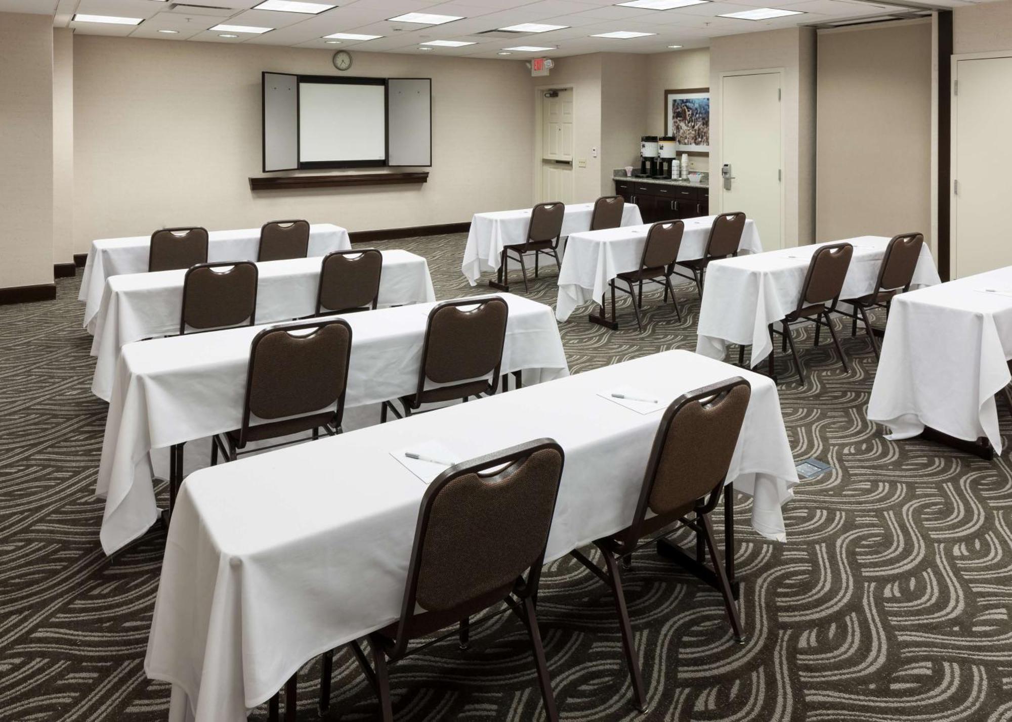 Hampton Inn & Suites Omaha-Downtown Εξωτερικό φωτογραφία