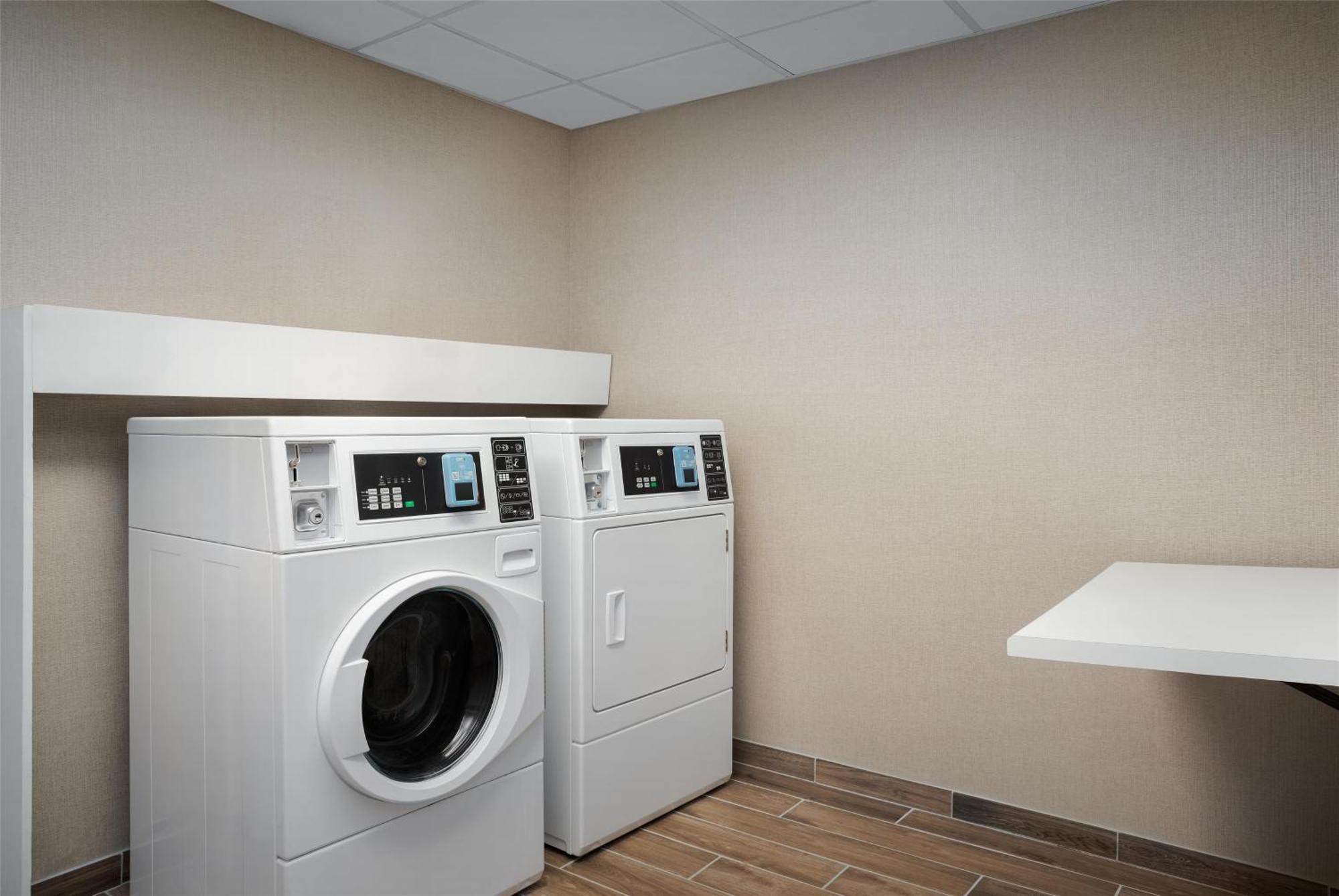 Hampton Inn & Suites Omaha-Downtown Εξωτερικό φωτογραφία