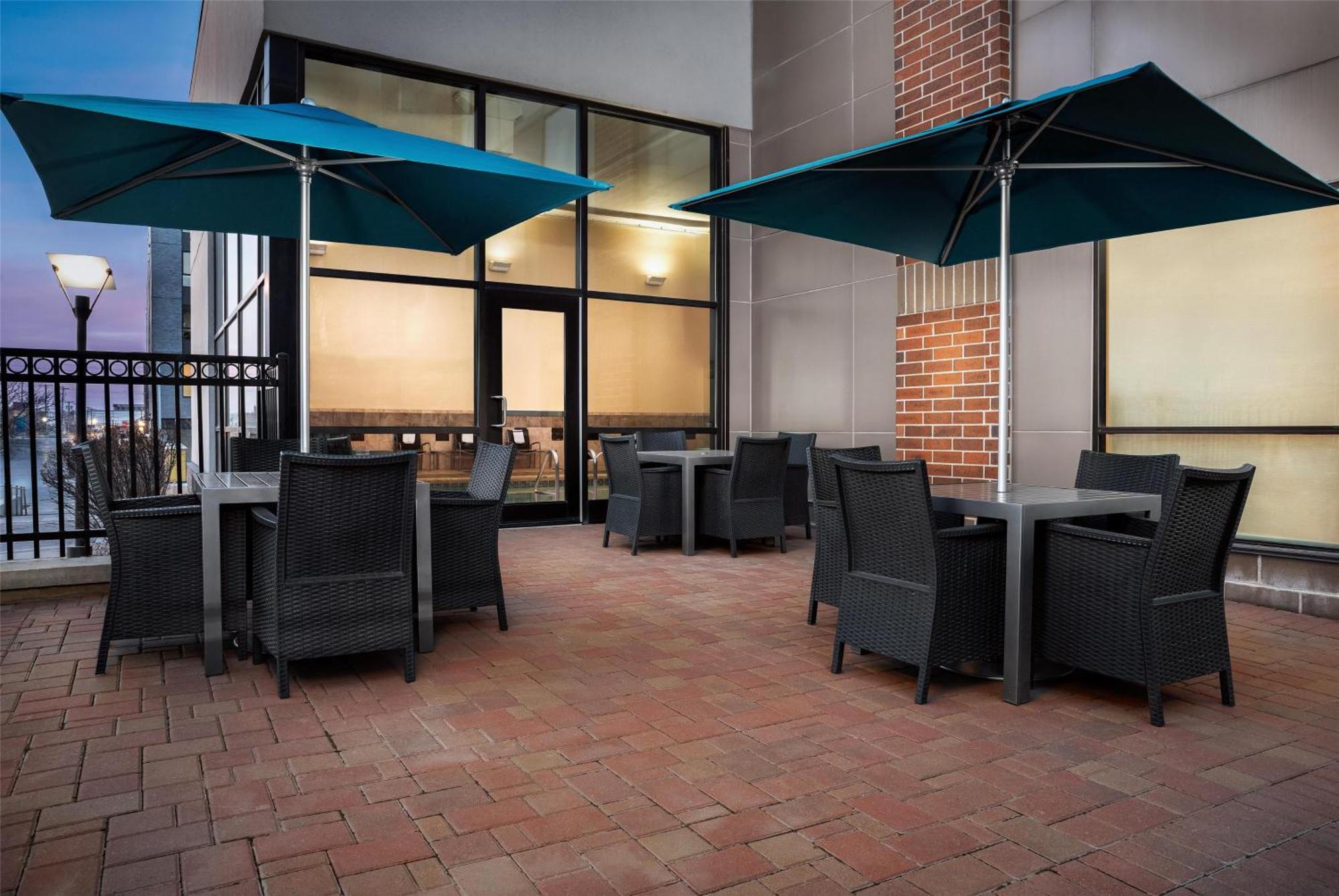Hampton Inn & Suites Omaha-Downtown Εξωτερικό φωτογραφία