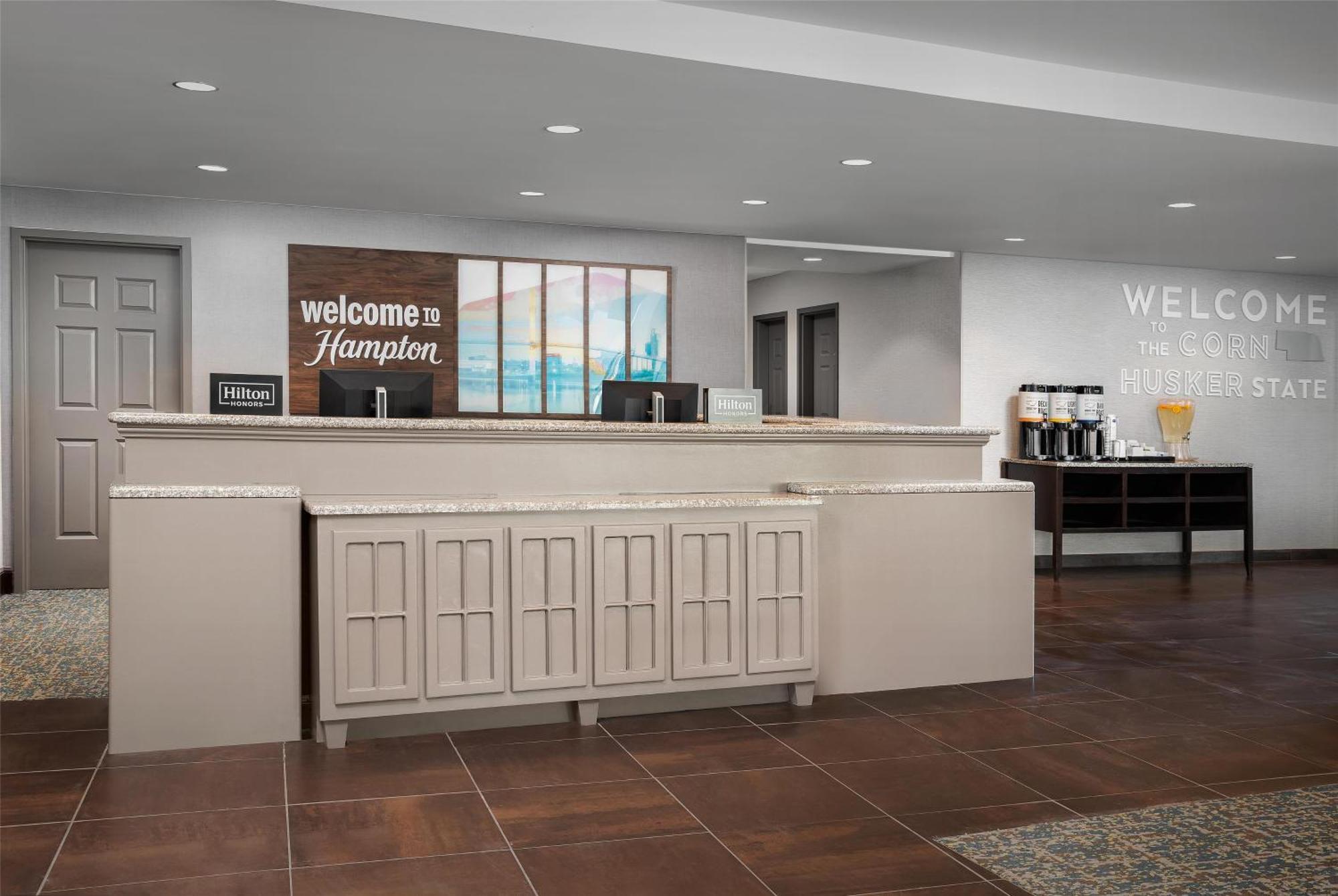 Hampton Inn & Suites Omaha-Downtown Εξωτερικό φωτογραφία