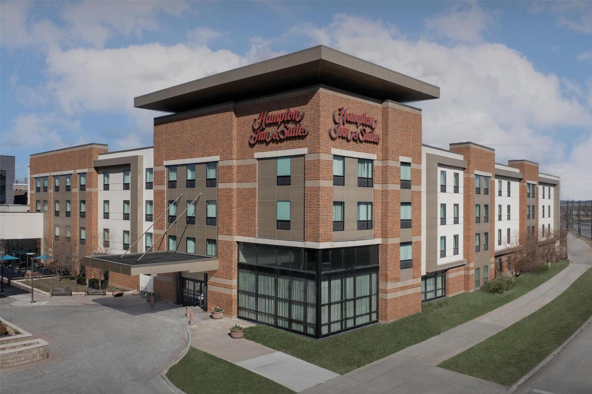 Hampton Inn & Suites Omaha-Downtown Εξωτερικό φωτογραφία